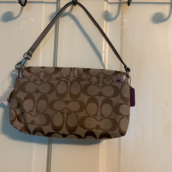 Coach wristlet - Picture 2 of 7